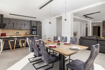 4-Bedroom Villa in Kras (Krk) for Up to 10