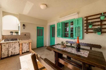 Two-Bedroom Villa with Pool in Rasopasno, Krk