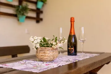 Two-Bedroom Villa with Pool in Rasopasno, Krk