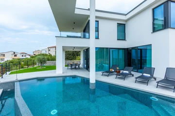 4-Bedroom Villa with Infinity Pool in Punat