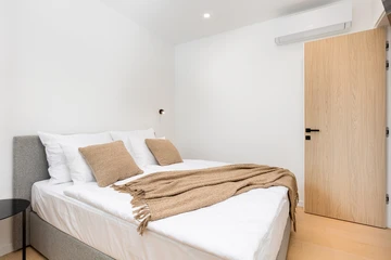 4-Bedroom Villa with Infinity Pool in Punat