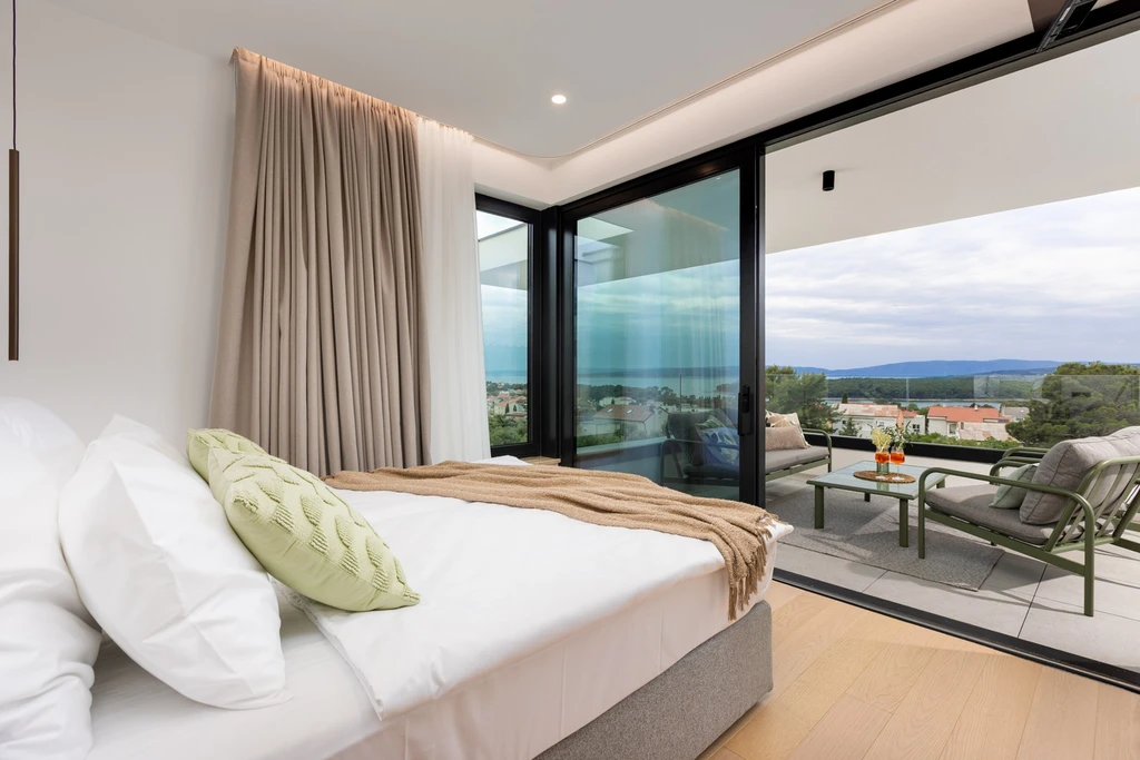 4-Bedroom Villa with Infinity Pool in Punat