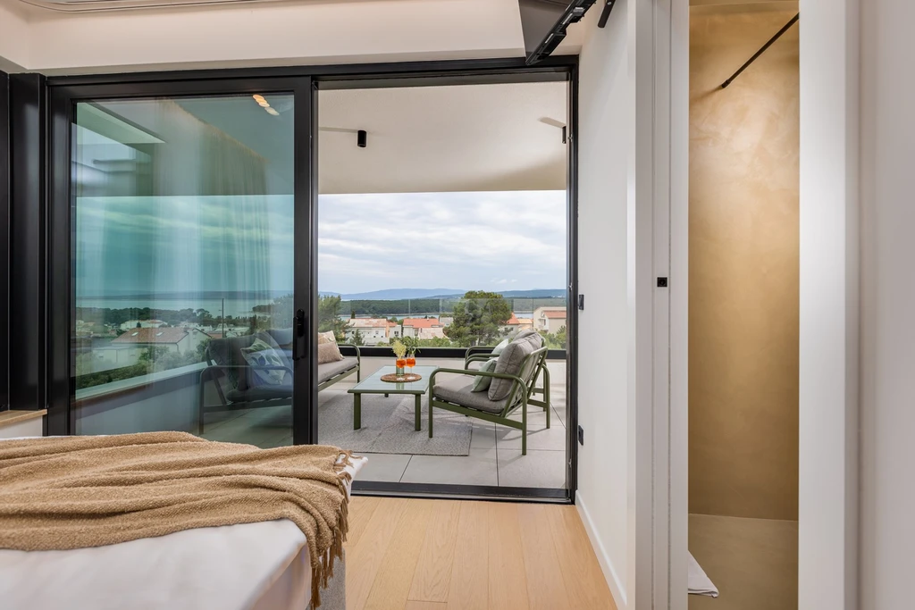 4-Bedroom Villa with Infinity Pool in Punat