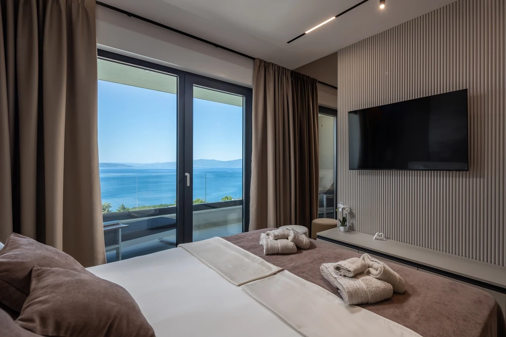 Seaside View Villa for 8 in Kostrena