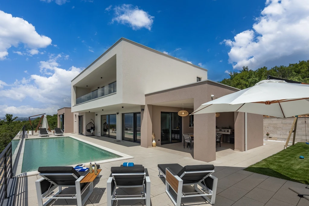 Seaside View Villa for 8 in Kostrena