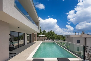 Seaside View Villa for 8 in Kostrena