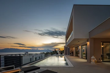 Seaside View Villa for 8 in Kostrena