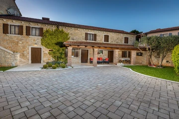 Family-Friendly Villa in Tinjan, Istria