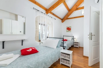 Family-Friendly Villa in Tinjan, Istria