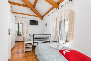 Family-Friendly Villa in Tinjan, Istria