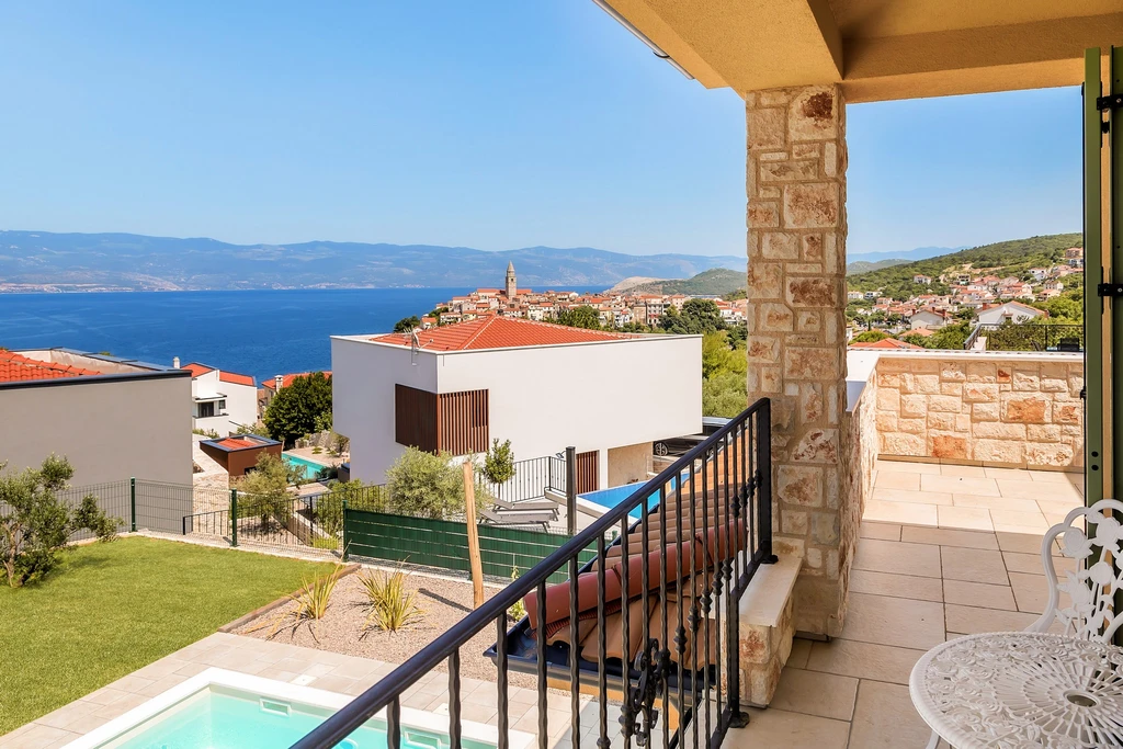 Seaside Family Villa in Vrbnik, Krk