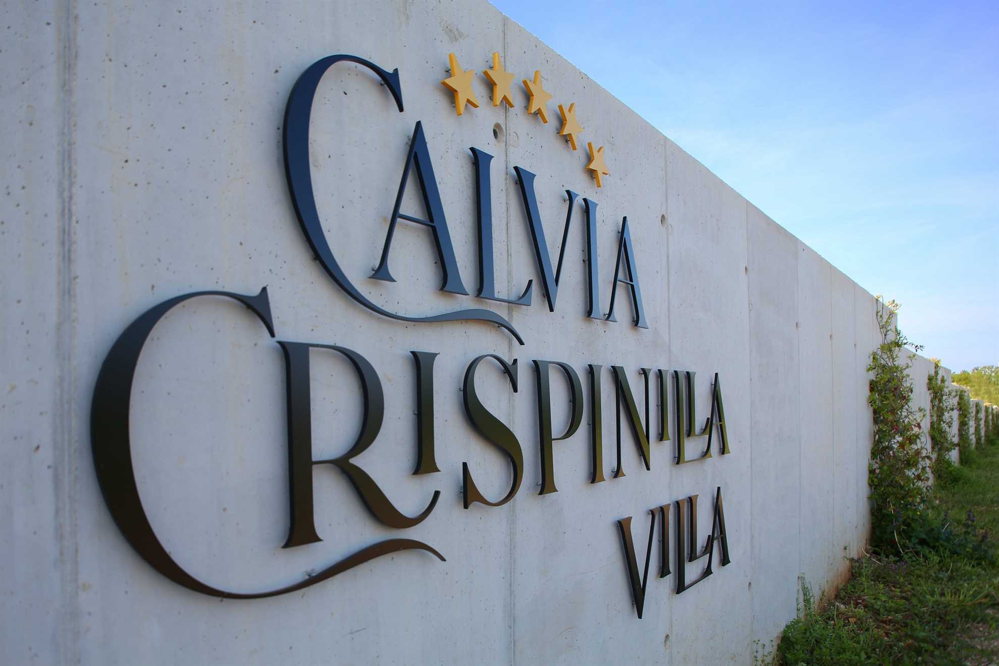 Villa Calvia Crispinilla – Prefinjeno zatočišče miru in elegance
