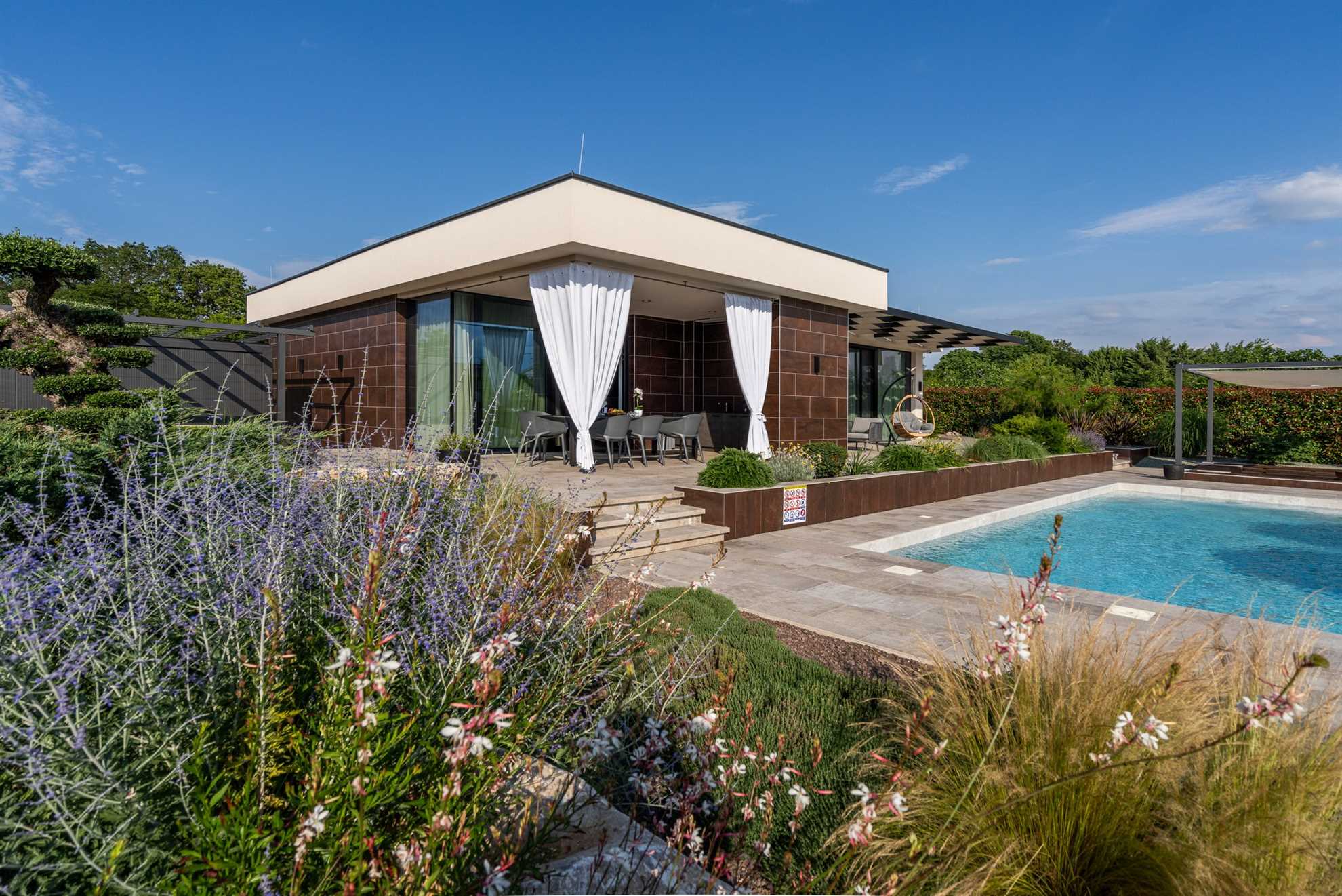 Villa Blumarine – Eine moderne Oase des Komforts mit privatem Pool