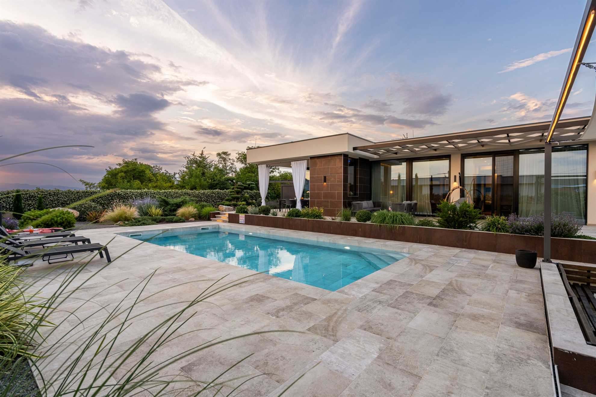 Villa Blumarine – Eine moderne Oase des Komforts mit privatem Pool