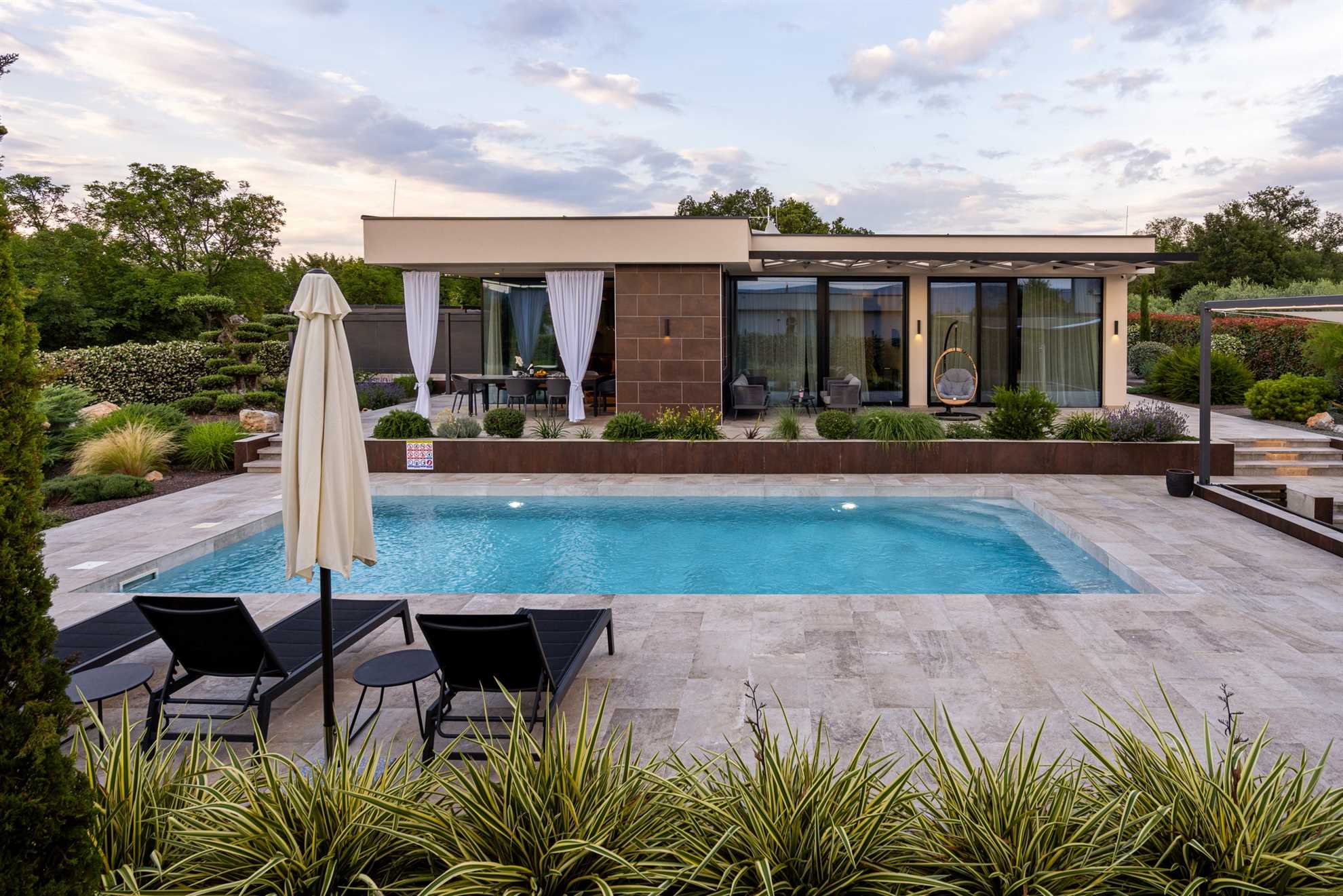 Villa Blumarine – Eine moderne Oase des Komforts mit privatem Pool