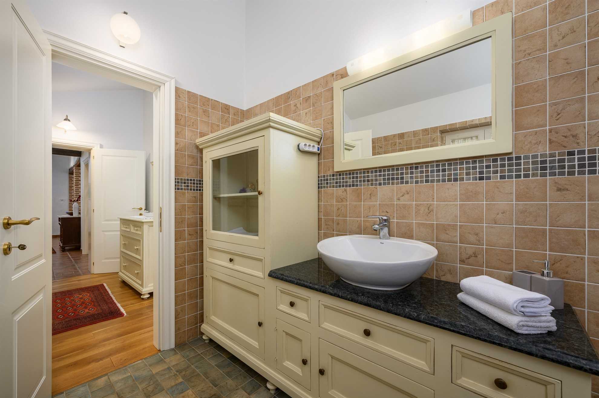 Villa Lipa with Heated Pool, Sauna & Wine Cellar