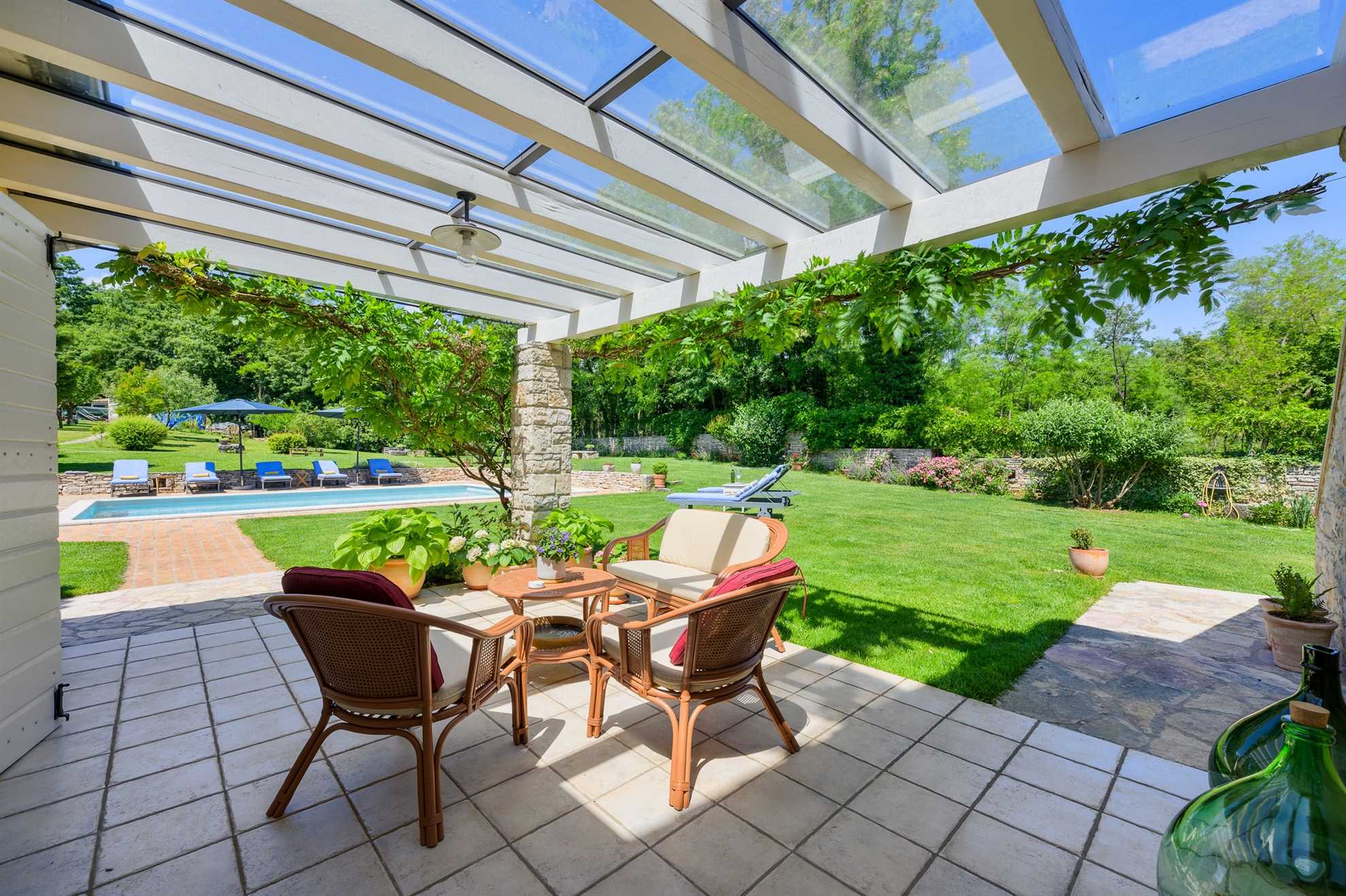 Villa Lipa with Heated Pool, Sauna & Wine Cellar