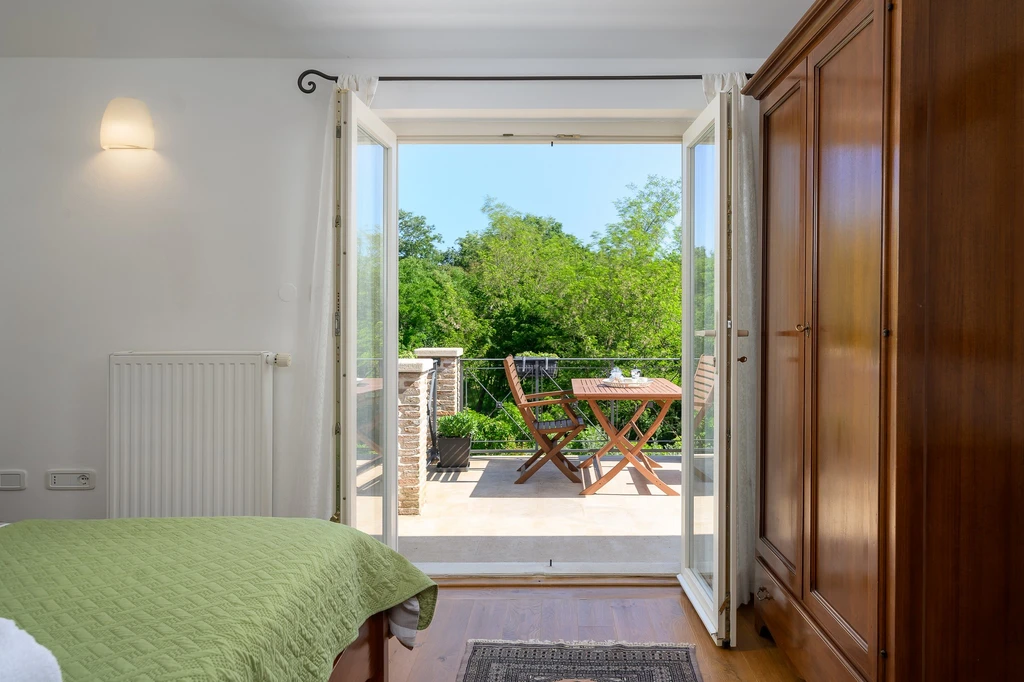 Villa in Krnica (Istra) with Heated Pool & Sauna