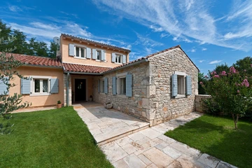 Villa in Krnica (Istra) with Heated Pool & Sauna
