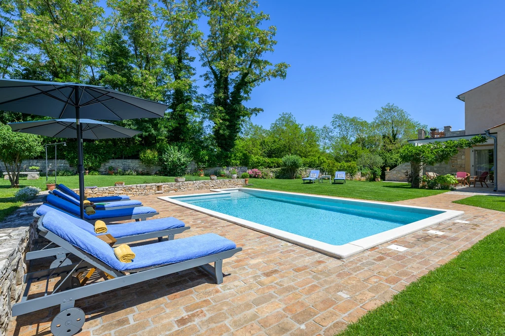 Villa in Krnica (Istra) with Heated Pool & Sauna