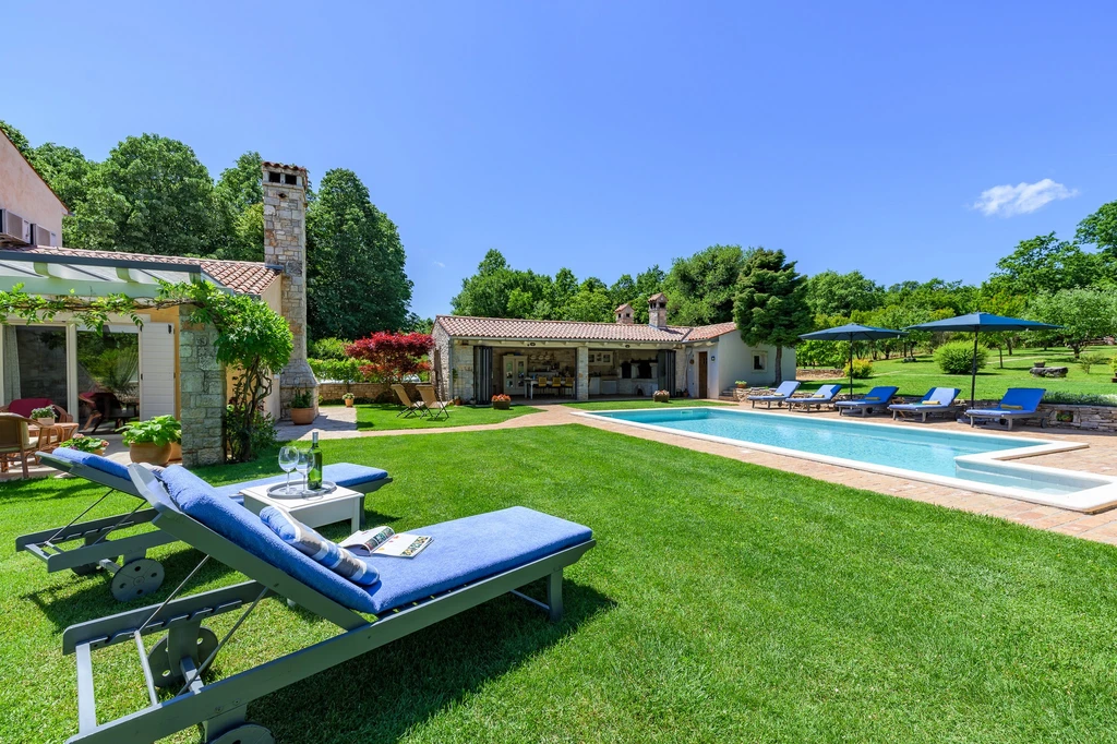 Villa in Krnica (Istra) with Heated Pool & Sauna