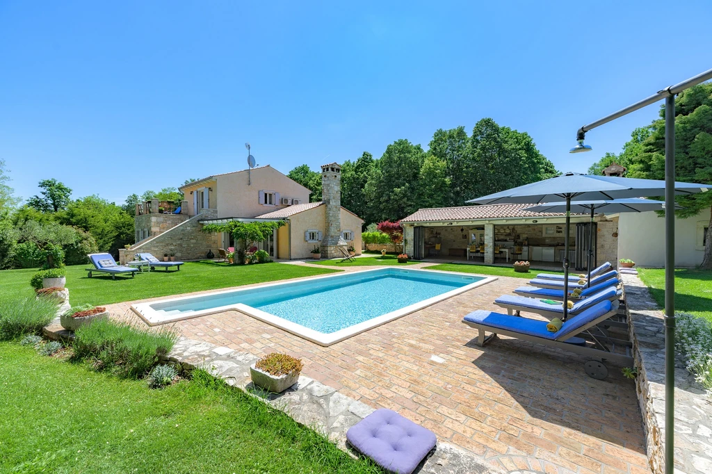 Villa in Krnica (Istra) with Heated Pool & Sauna