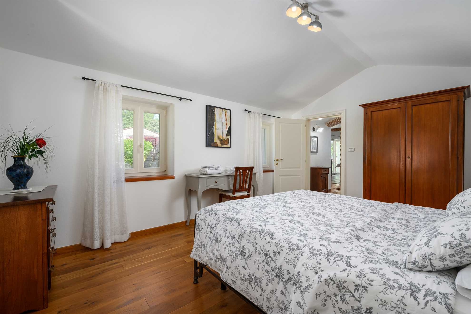 Villa Lipa with Heated Pool, Sauna & Wine Cellar