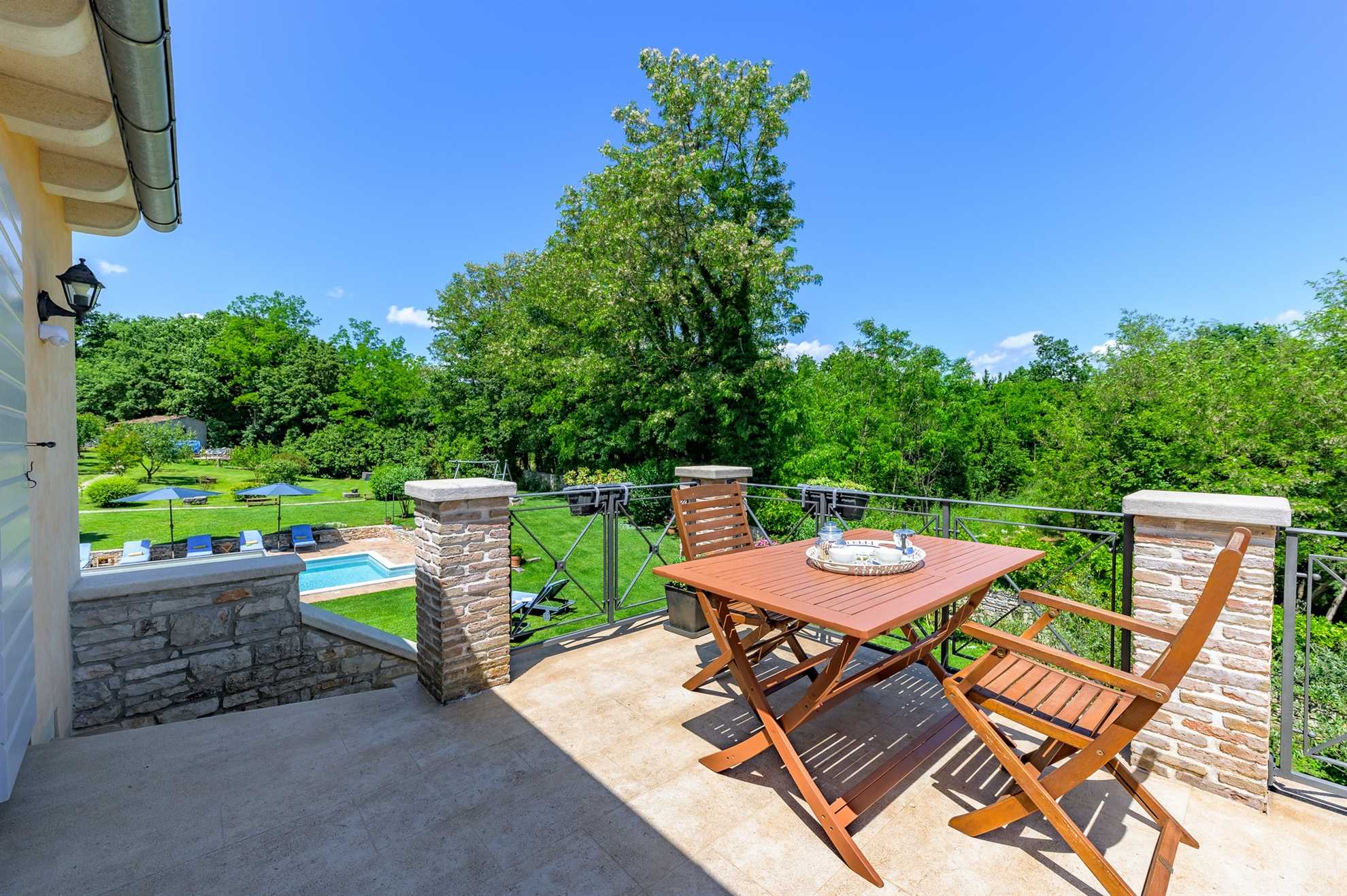 Villa Lipa with Heated Pool, Sauna & Wine Cellar