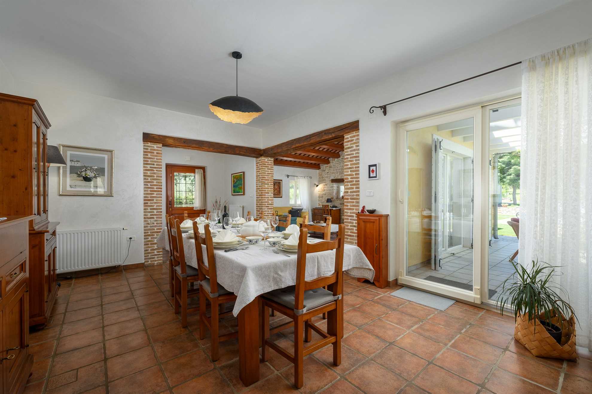 Villa Lipa with Heated Pool, Sauna & Wine Cellar