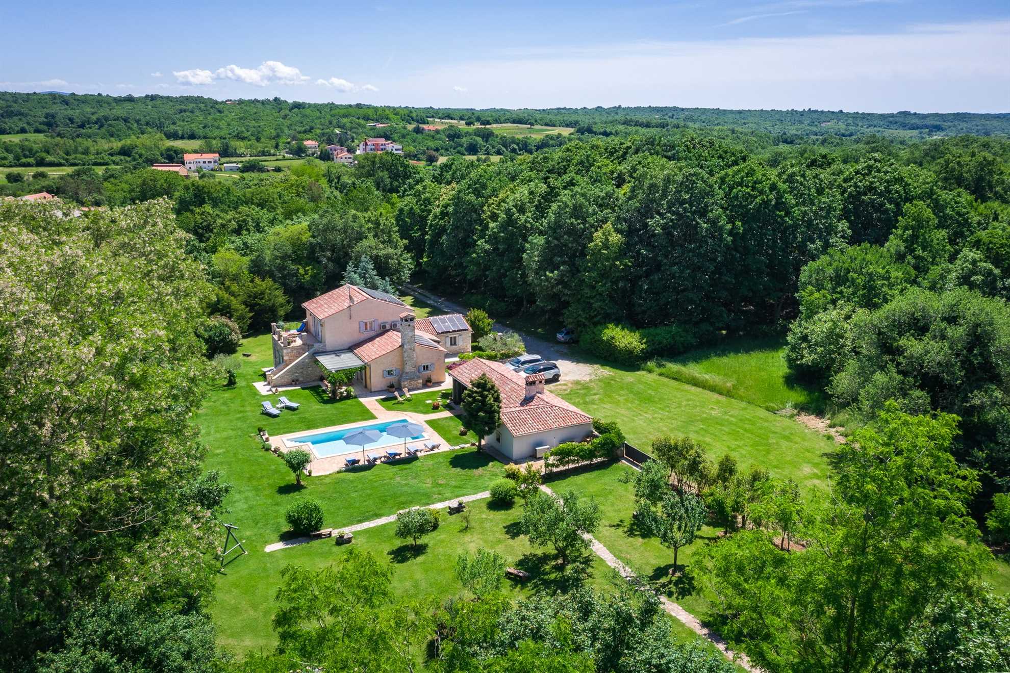 Villa Lipa with Heated Pool, Sauna & Wine Cellar