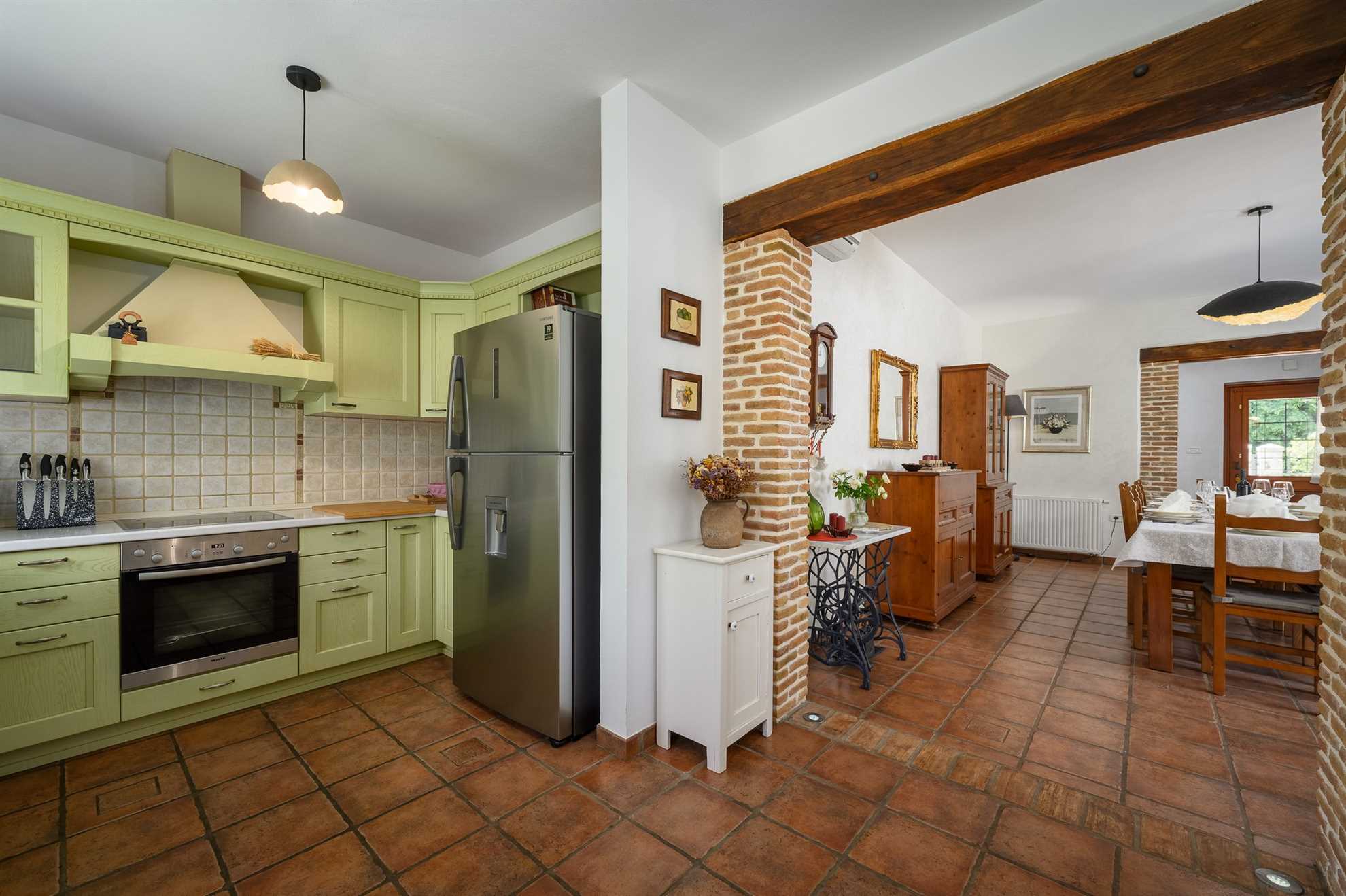 Villa Lipa with Heated Pool, Sauna & Wine Cellar