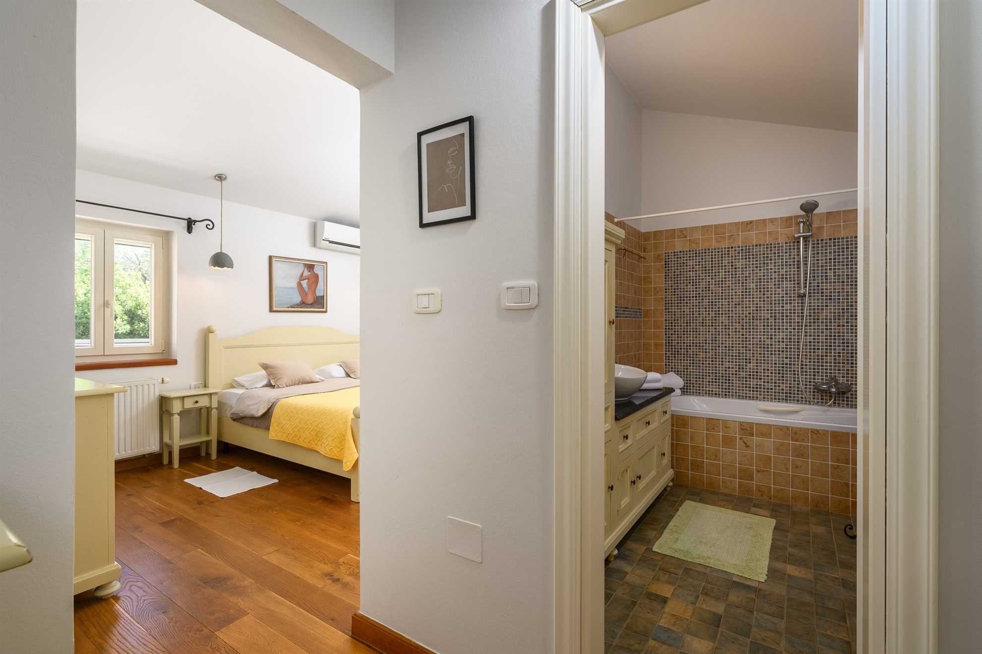 Villa Lipa with Heated Pool, Sauna & Wine Cellar