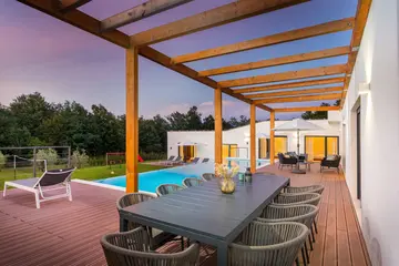 5-Bedroom Villa in Kršan (Istria) for 10 Guests