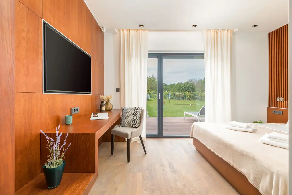 5-Bedroom Villa in Kršan (Istria) for 10 Guests