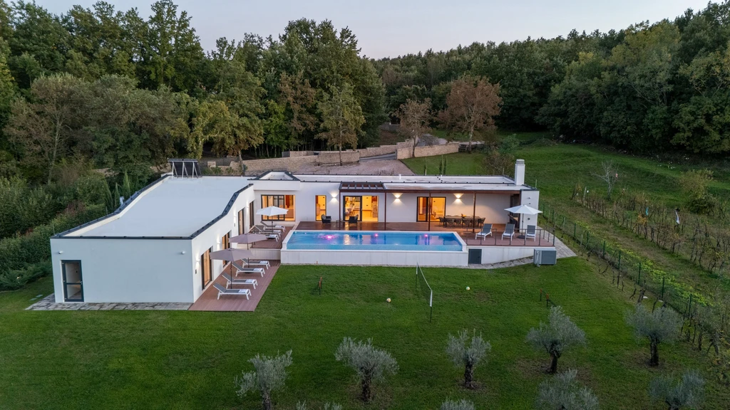 5-Bedroom Villa in Kršan (Istria) for 10 Guests