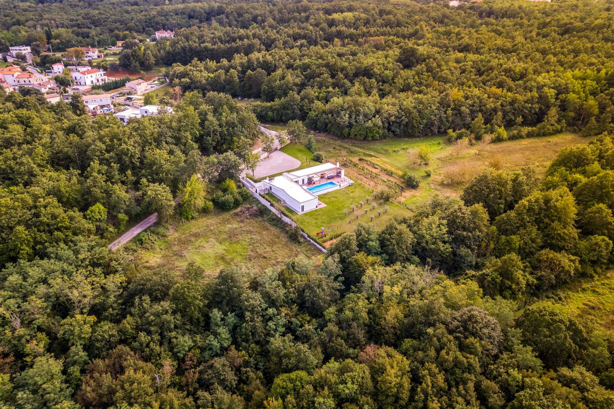 Villa Istria Green – Razkošje, Narava in Ogrevan Bazen v Srcu Istre