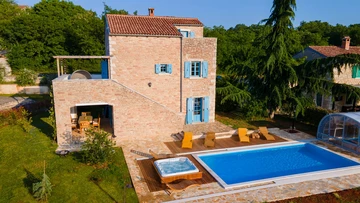 3-Bedroom Villa with Private Pool in Pazin