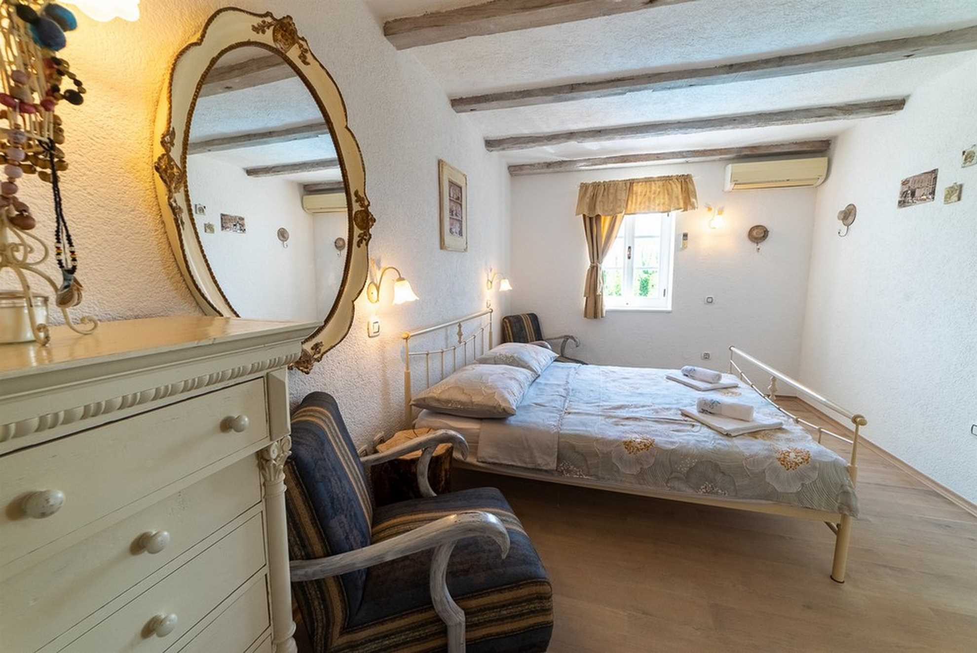 Villa Julijud z Zasebnim Bazenom in Stekleno Kupolo – Istrski Dragulj za Popolno Sprostitev