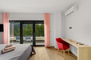 Heated Pool Villa in Bakarac for Up to 12 Guests