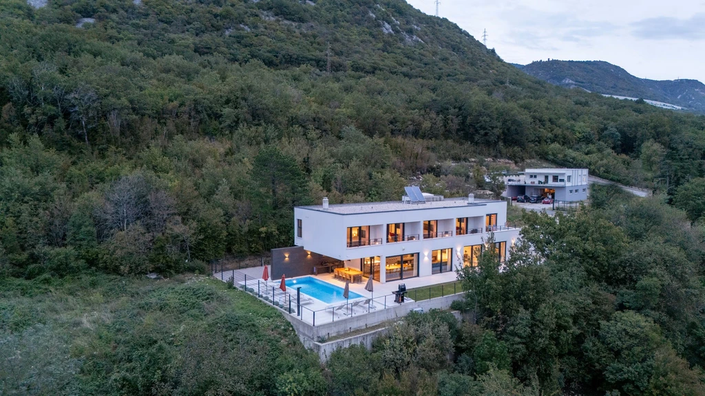 Heated Pool Villa in Bakarac for Up to 12 Guests