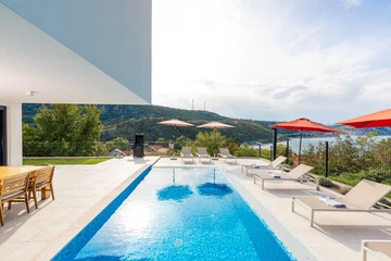 Heated Pool Villa in Bakarac for Up to 12 Guests