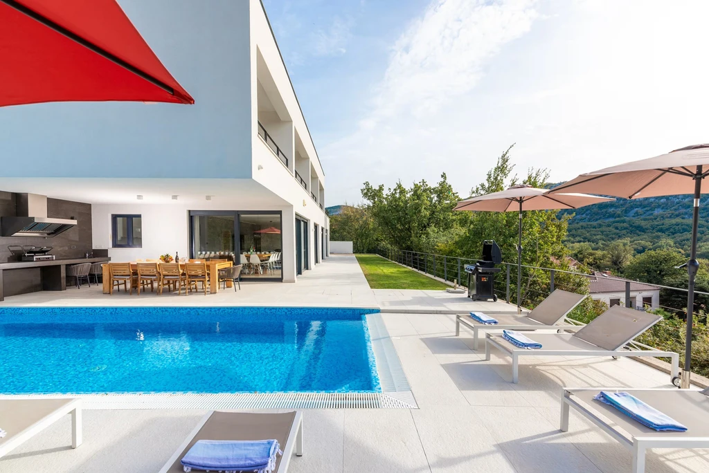 Heated Pool Villa in Bakarac for Up to 12 Guests