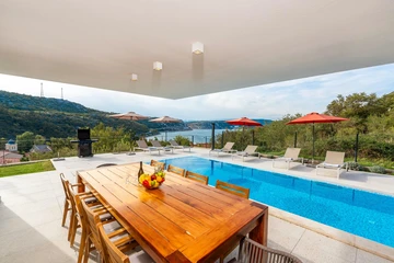 Heated Pool Villa in Bakarac for Up to 12 Guests