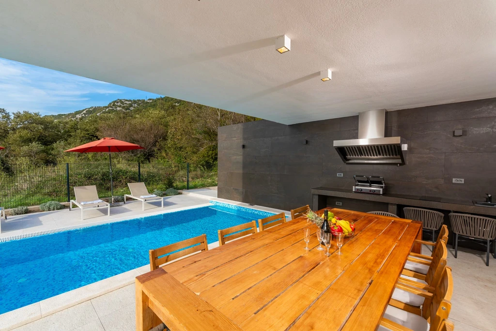 Heated Pool Villa in Bakarac for Up to 12 Guests
