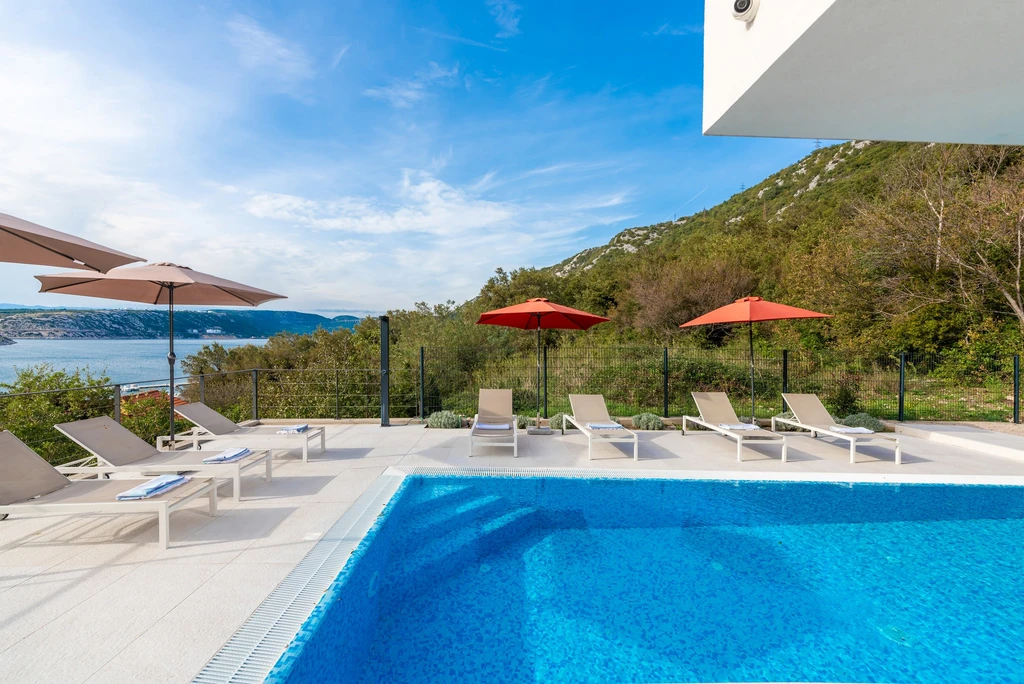 Heated Pool Villa in Bakarac for Up to 12 Guests