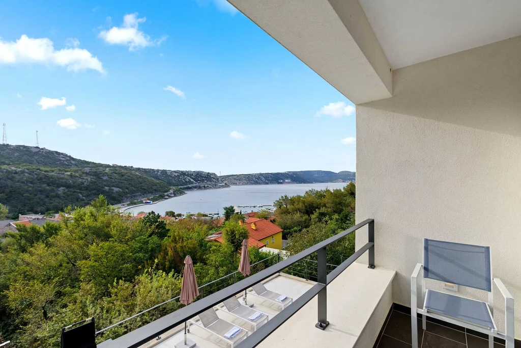 Heated Pool Villa in Bakarac for Up to 12 Guests
