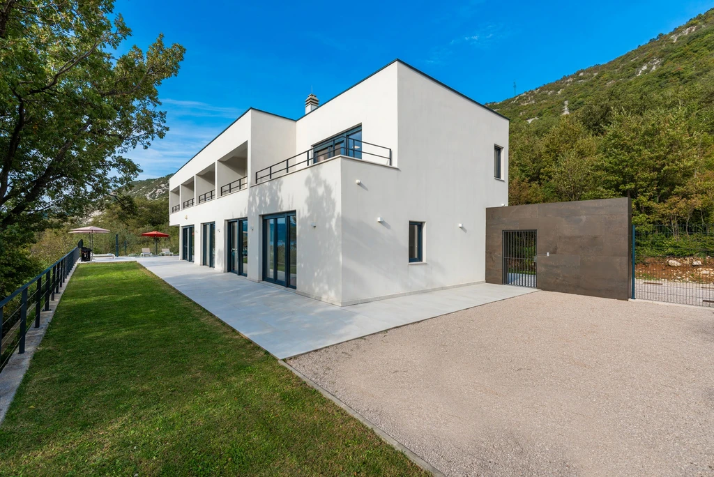 Heated Pool Villa in Bakarac for Up to 12 Guests