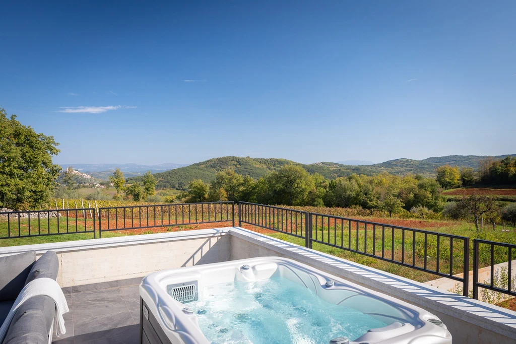 4-Bedroom Villa in Motovun for Up to 8 Guests