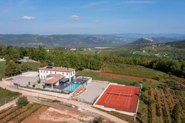 4-Bedroom Villa in Motovun for Up to 8 Guests