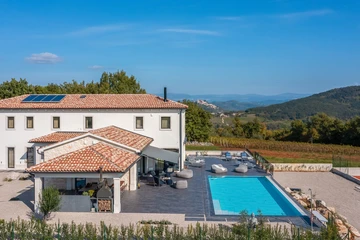 4-Bedroom Villa in Motovun for Up to 8 Guests